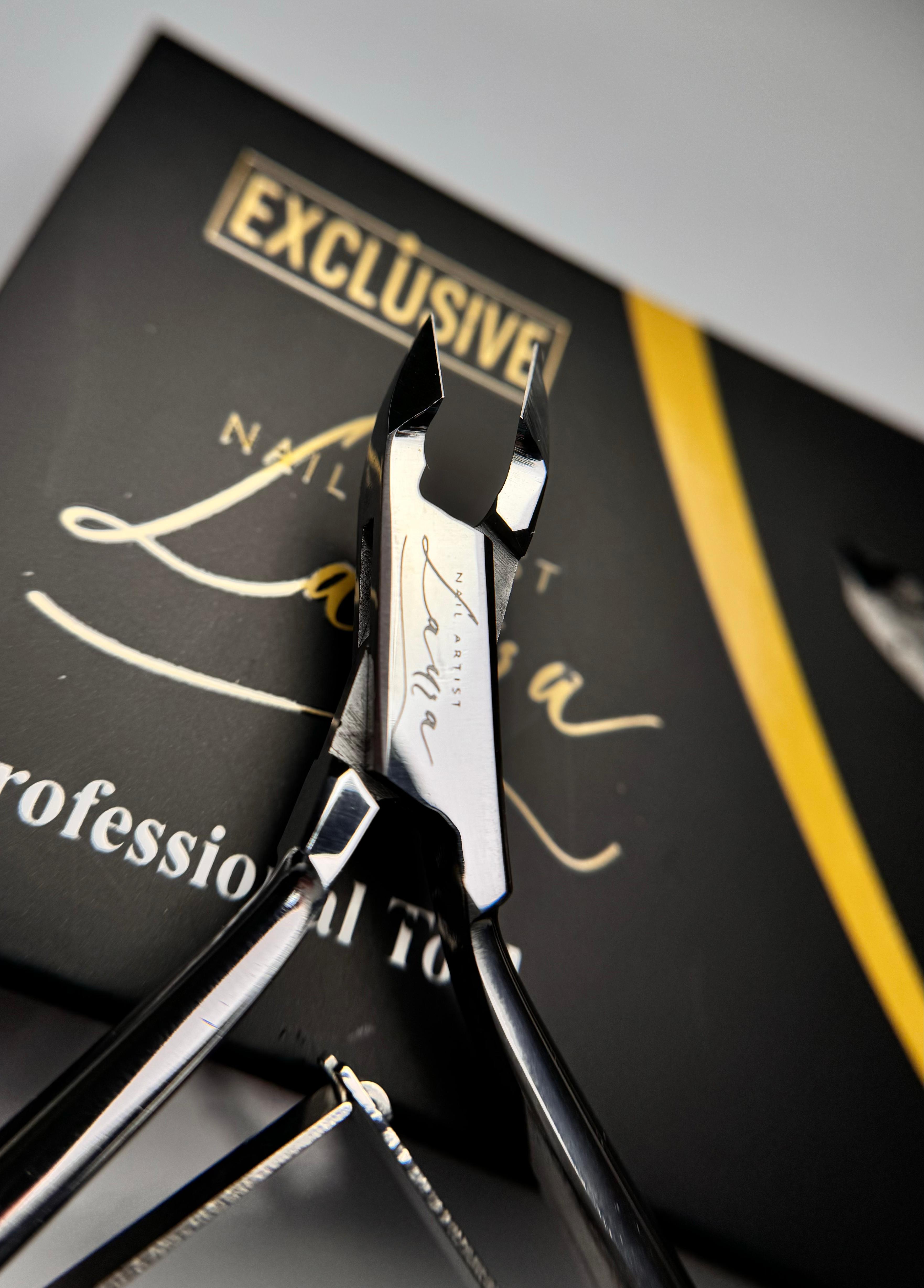 Laura Vega - Nipper Exclusive - 7mm